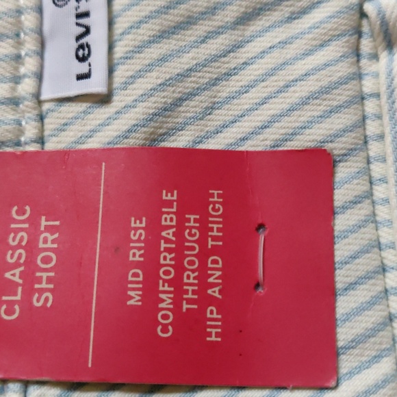 NWT Levi's shorts - Picture 2 of 5
